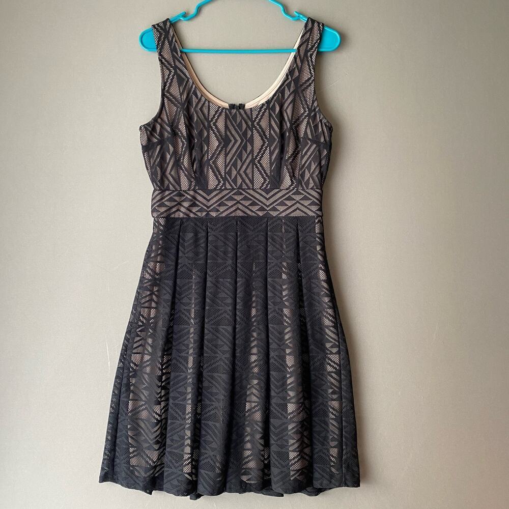 London style sz 8 mesh lace‎ sheath dress NWOT